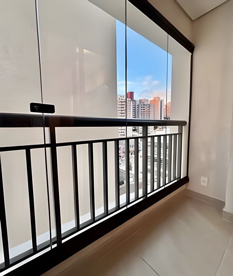 Studio com Espaço de Trabalho em Pinheiros Jardins