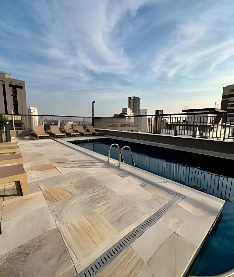 Studio com Espaço de Trabalho em Pinheiros Jardins