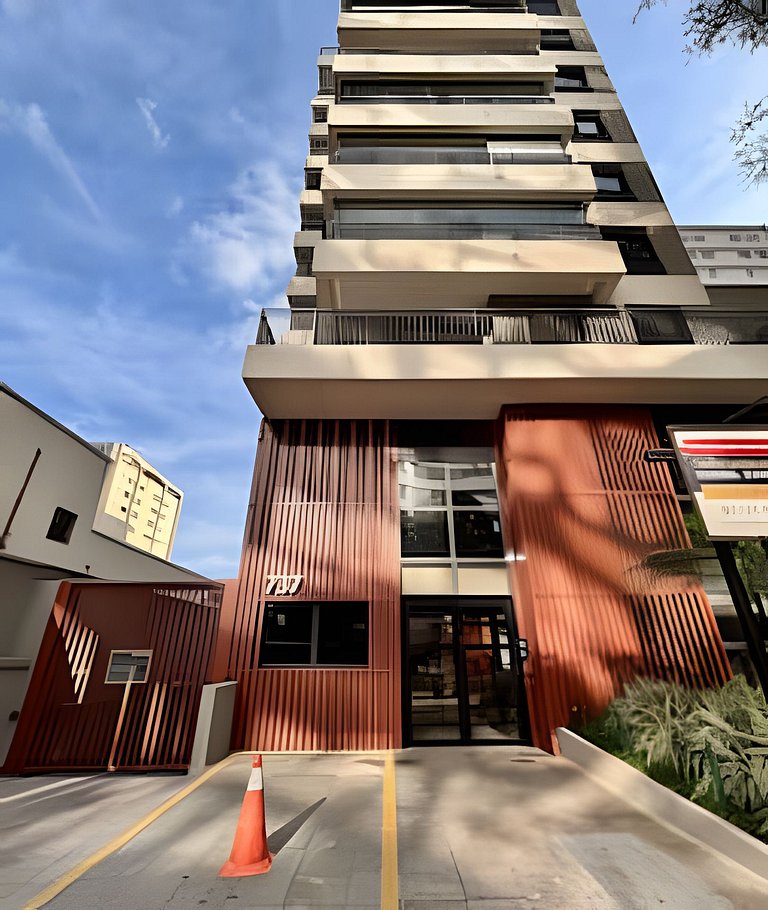 Studio com Espaço de Trabalho em Pinheiros Jardins