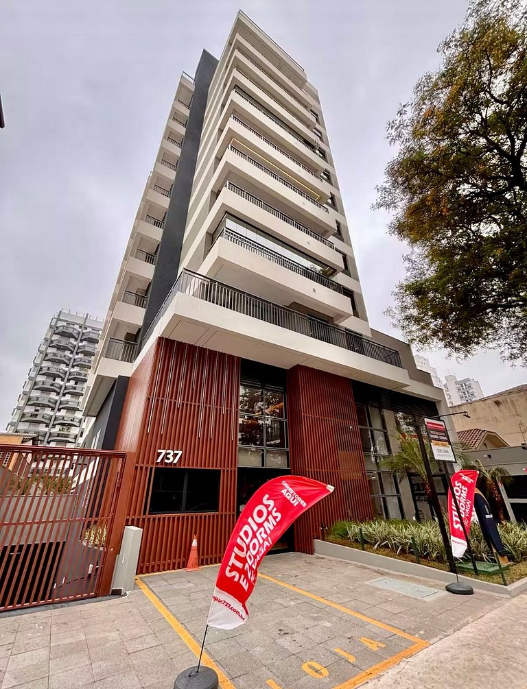 Studio Moderno Completo Pinheiros Jardins SP