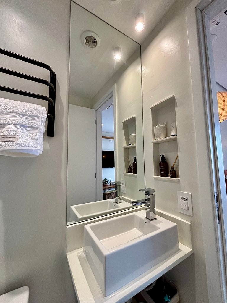 Studio Atemporal com Garagem Pinheiros Jardins SP