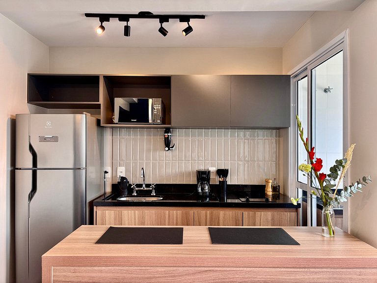 Studio com vaga na garagem Pinheiros Jardins SP