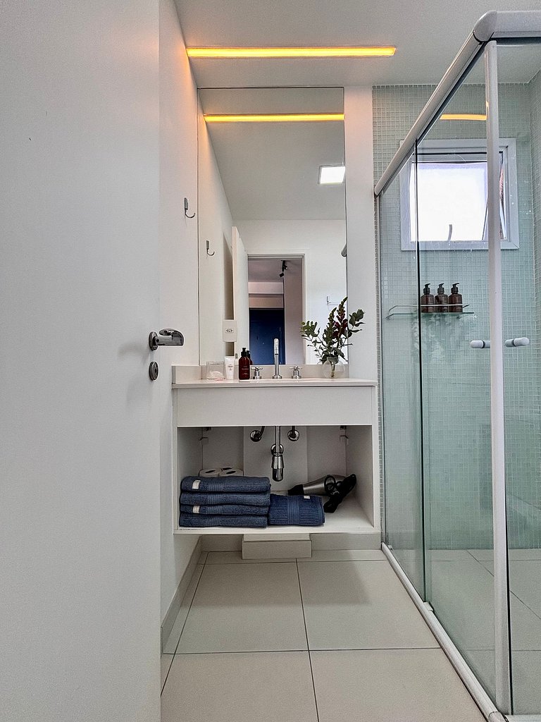 Studio com vaga na garagem Pinheiros Jardins SP