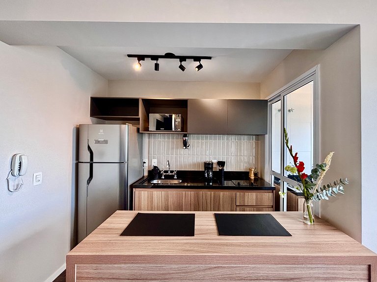 Studio com vaga na garagem Pinheiros Jardins SP