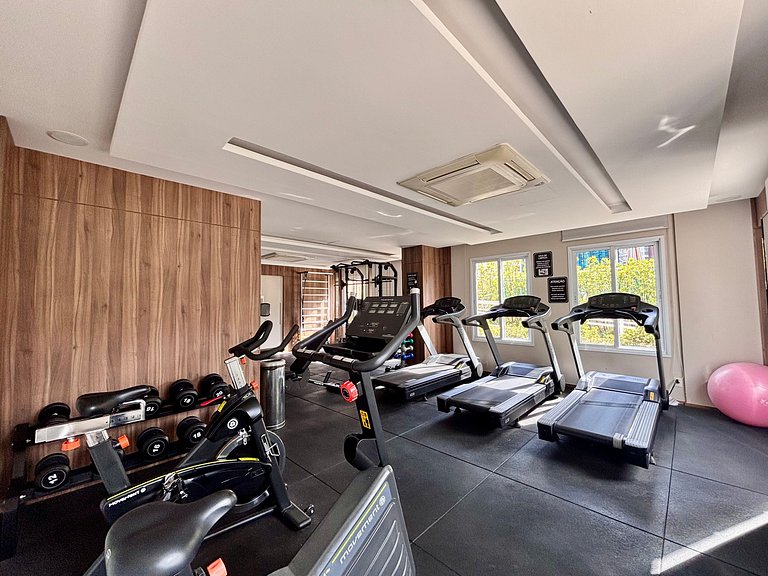 Studio com vaga na garagem Pinheiros Jardins SP