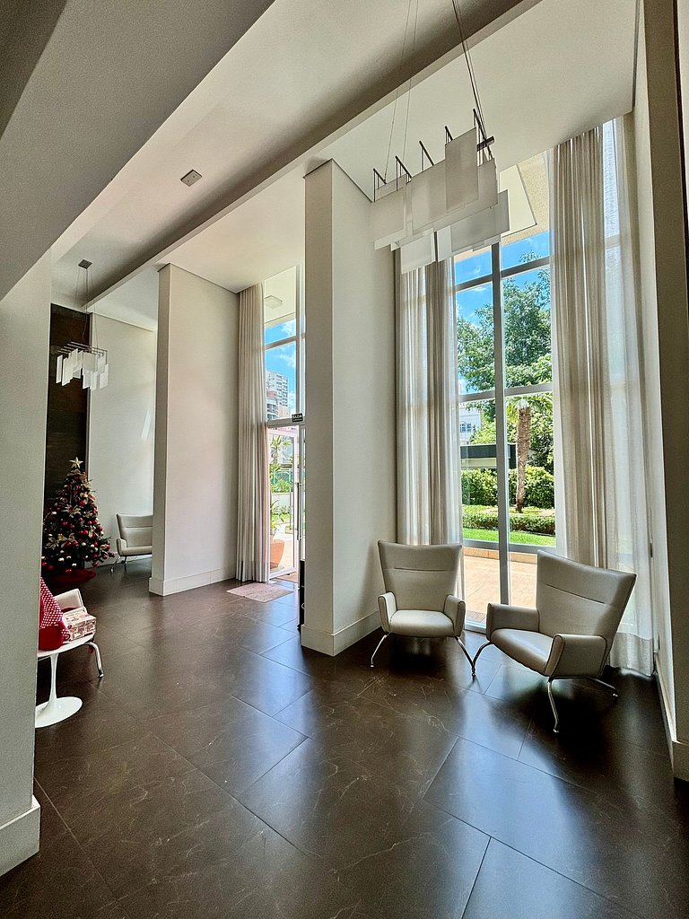 Studio com vaga na garagem Pinheiros Jardins SP