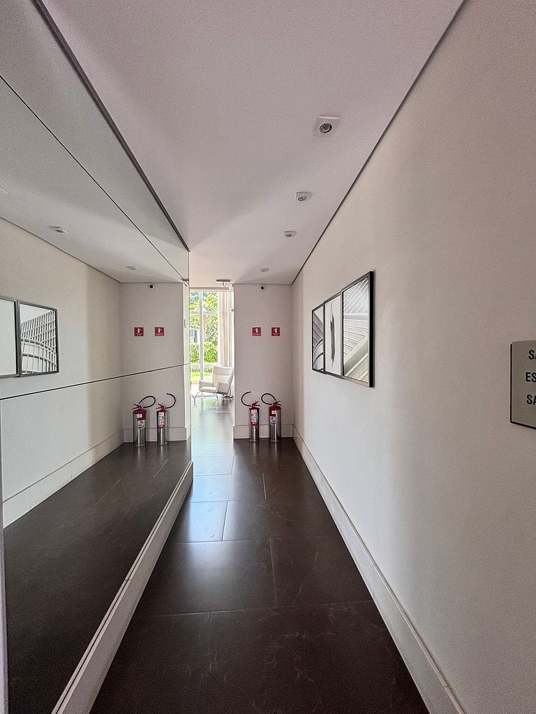 Studio com vaga na garagem Pinheiros Jardins SP