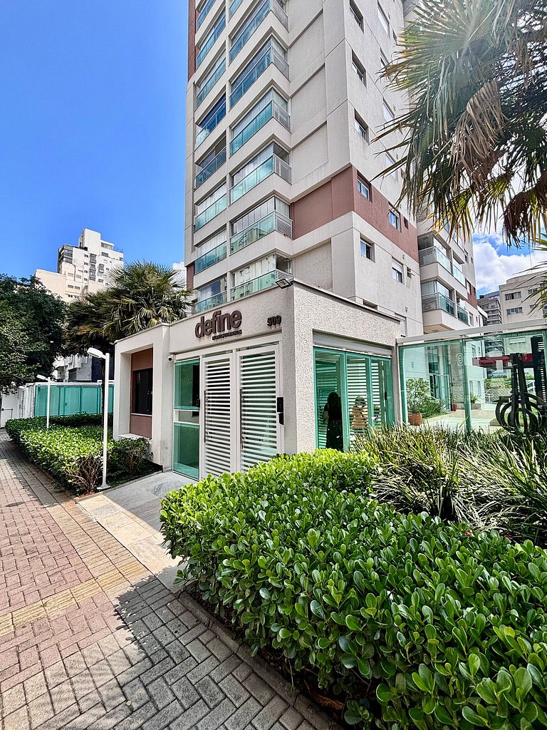 Studio com vaga na garagem Pinheiros Jardins SP