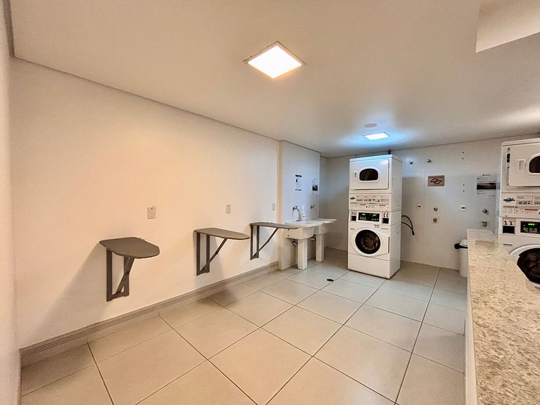 Studio com vaga na garagem Pinheiros Jardins SP