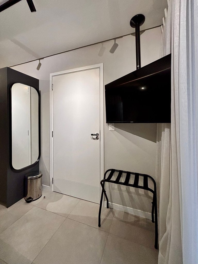 NOVO Studio Pinheiros 400m estação Oscar Freire