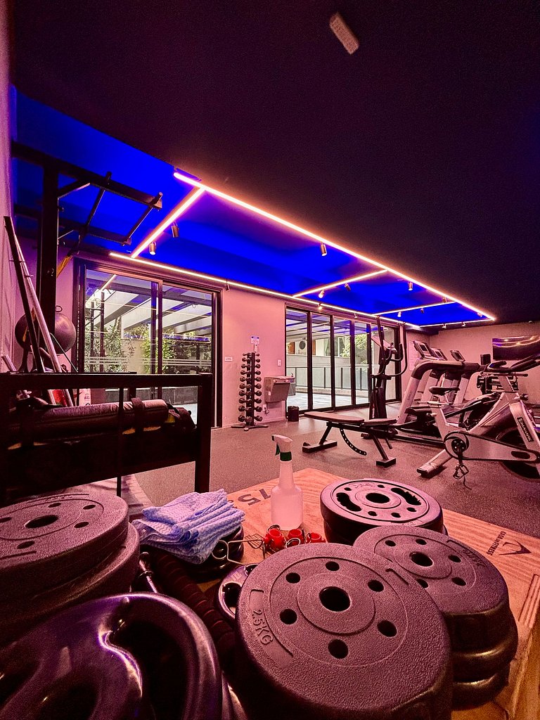 NOVO Studio Pinheiros 400m estação Oscar Freire