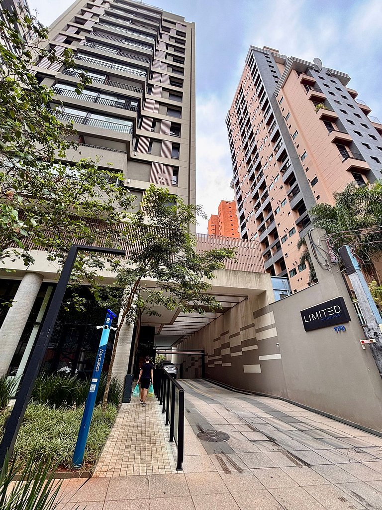 Studio Pinheiros Metrô Oscar Freire Jardins SP