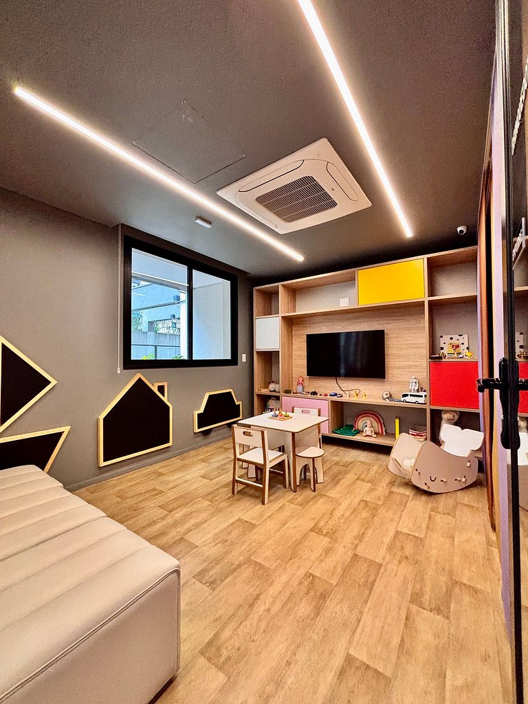 NOVO Studio Pinheiros 400m estação Oscar Freire