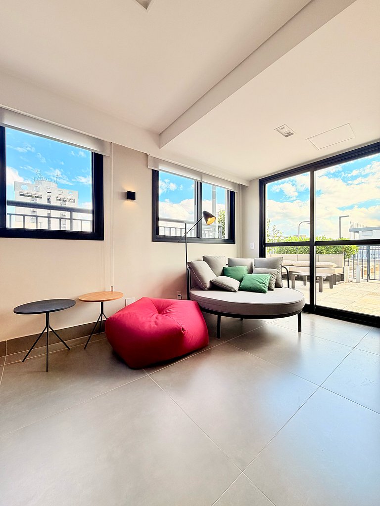 2 Quartos Boutique em Pinheiros | Vaga + Piscina